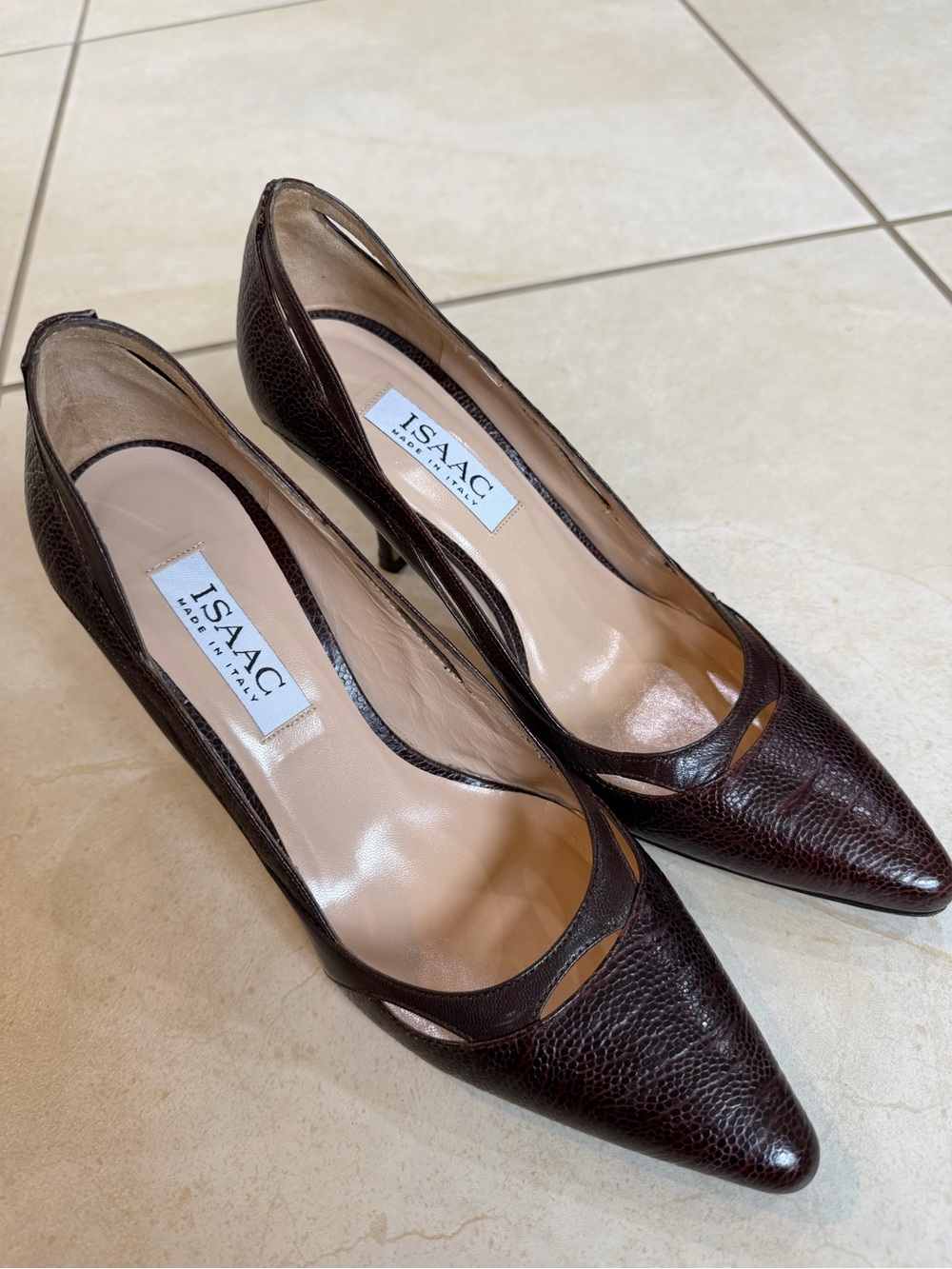 vintage ISAAC by Isaac Mizrahi Made-in-Italy pumps, size 8B, with leather soles